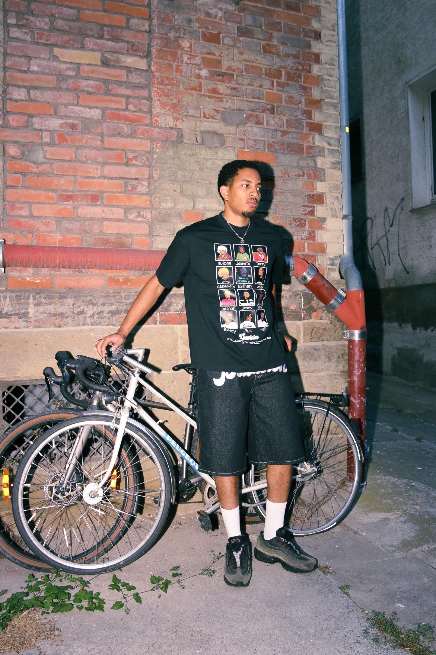 T-SHIRT 5TH ANNIVERSARY BLACK