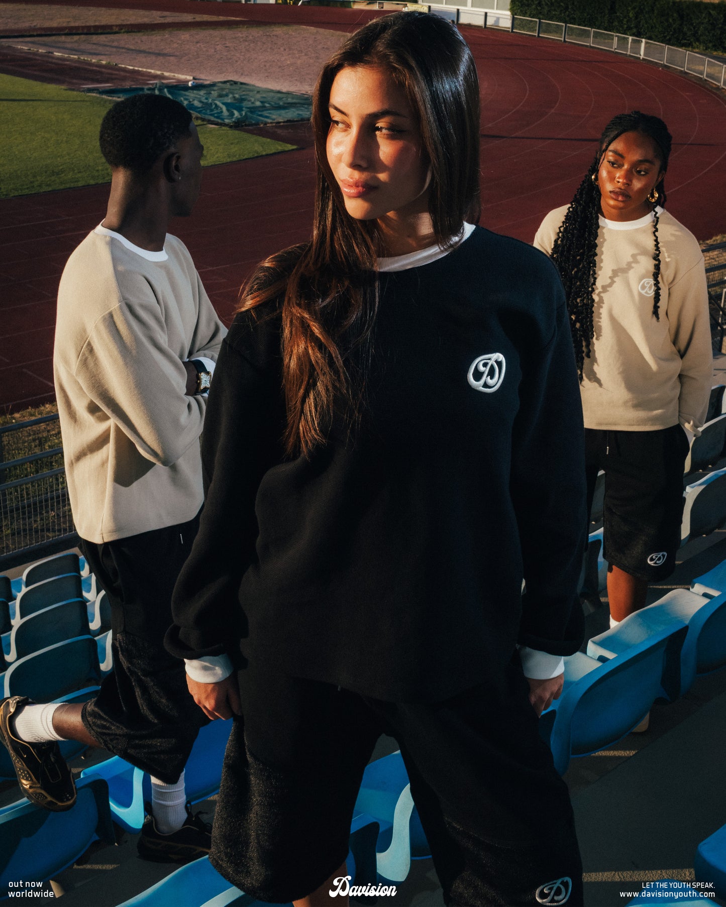 BLACK LONGSLEEVE