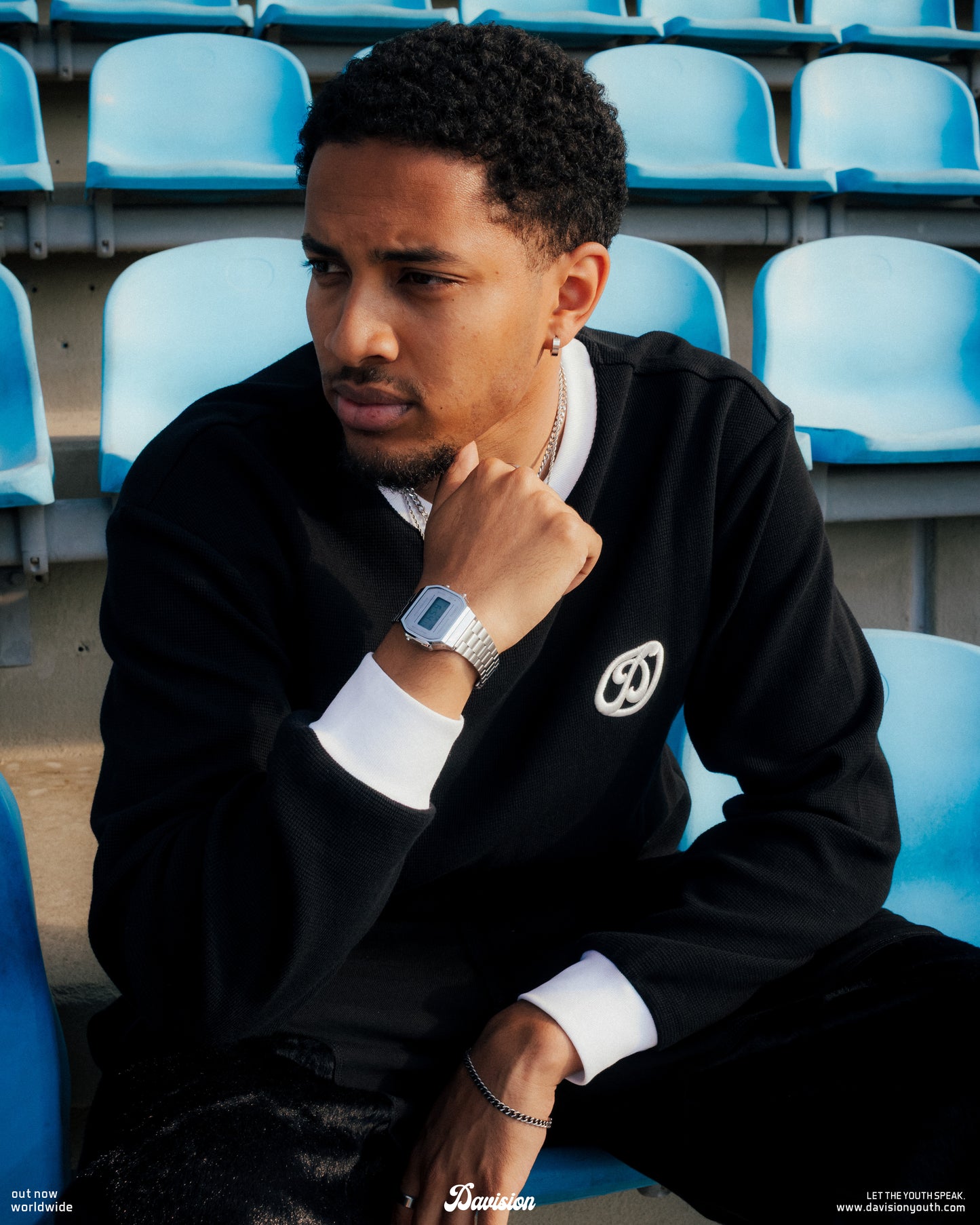 BLACK LONGSLEEVE