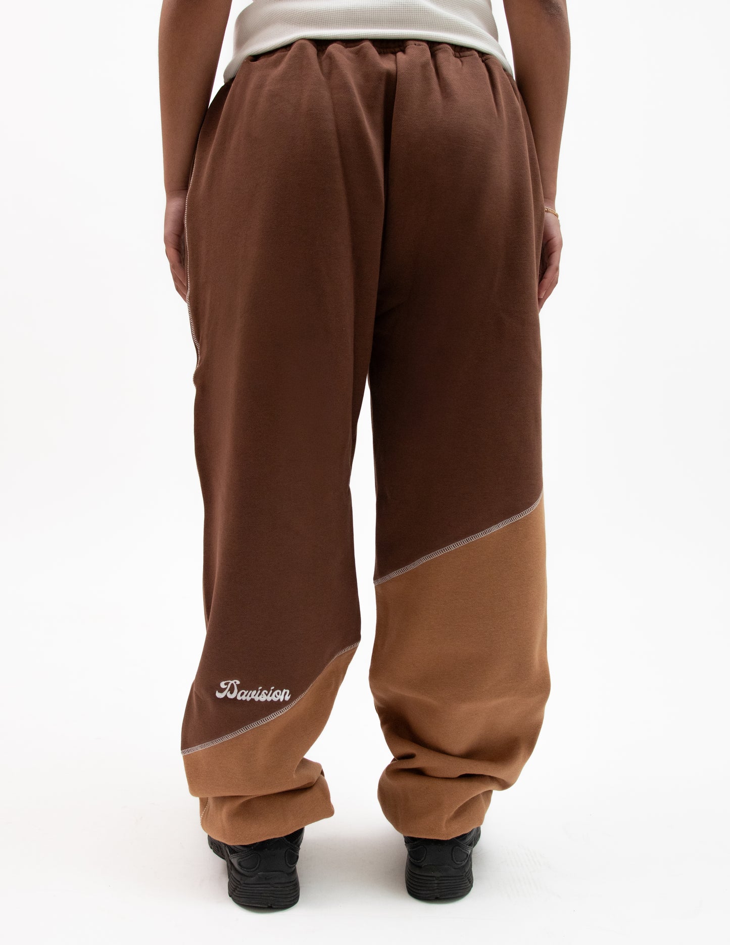 JOGGER BROWN