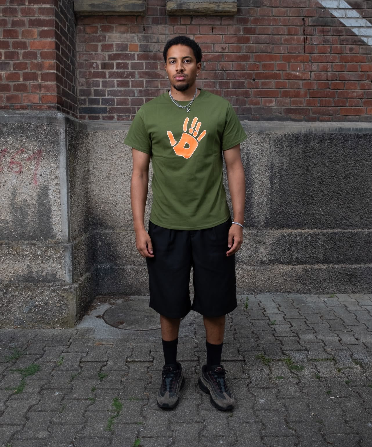 GREEN UNIFORM TEE