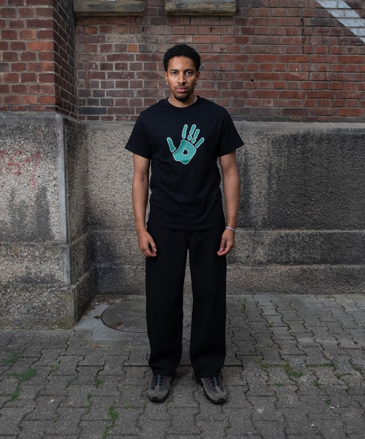 BLACK UNIFORM TEE